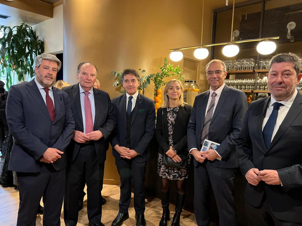 Visita de promoción turística a Nueva York en el Restaurante La Nacional