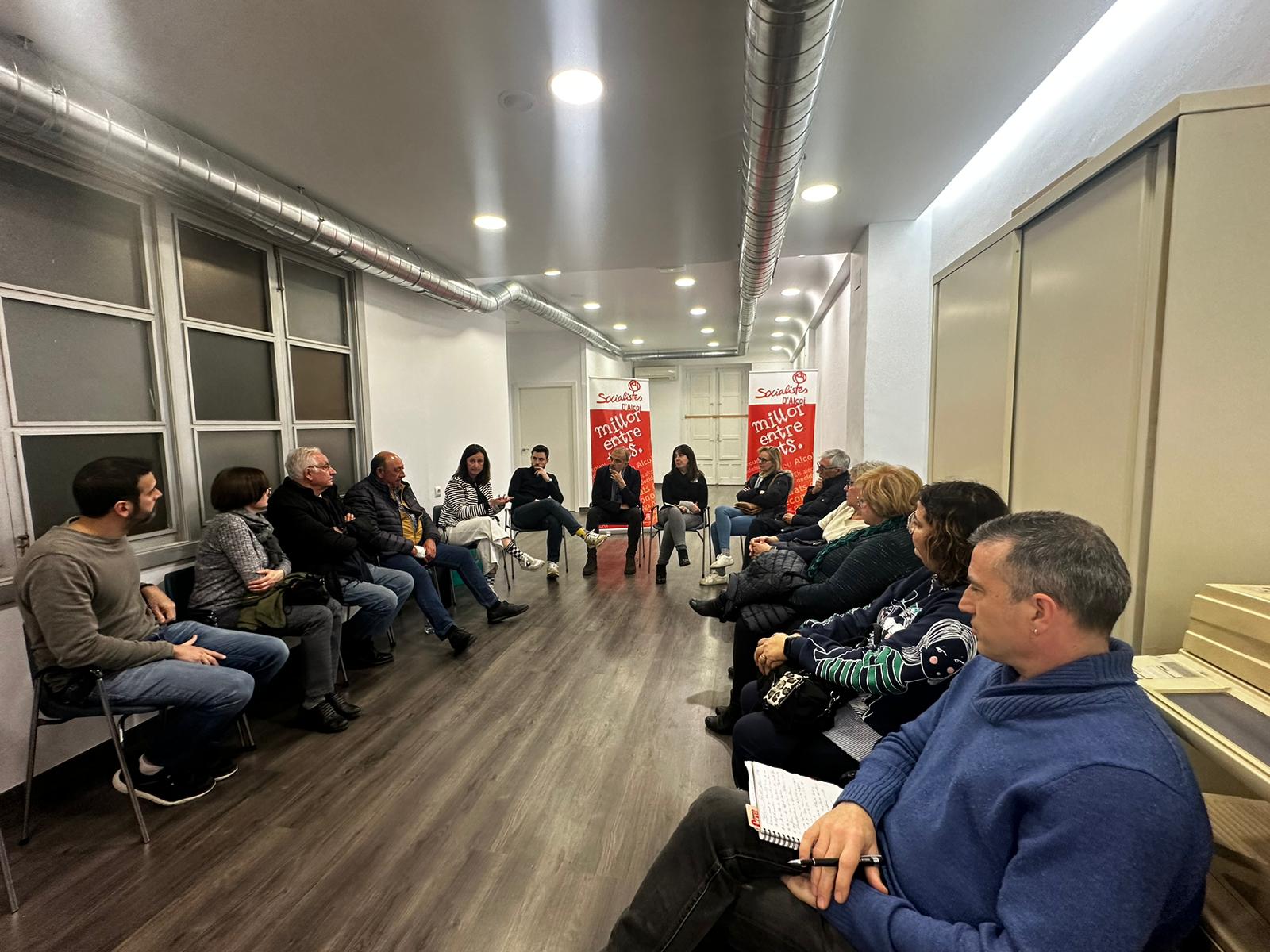 Reunión en la Agrupación Socialista de Alcoy
