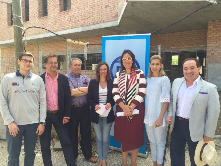 Visita del Partido Popular de Granada a las obras paralizadas del centro de salud del barrio Bola de Oro
