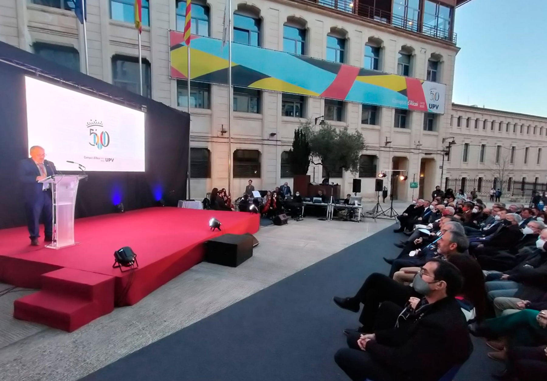 Un instante del acto de conmemoración de los 50 años de relación entre Alcoy y la UPV
