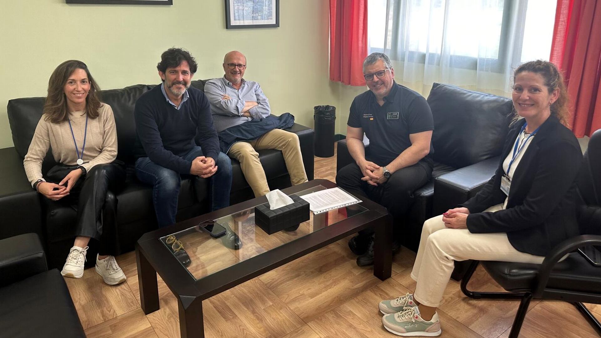 El diputado de Centros Asistenciales, Tercer Sector y Cooperación Internacional, Francisco José Martín ha visitado la cárcel de Archidona