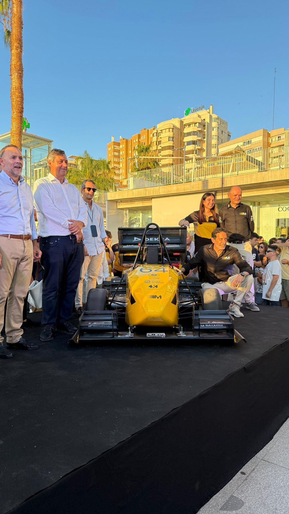 El equipo Málaga Racing Team, la escudería de la Universidad de Málaga, y su nuevo monoplaza