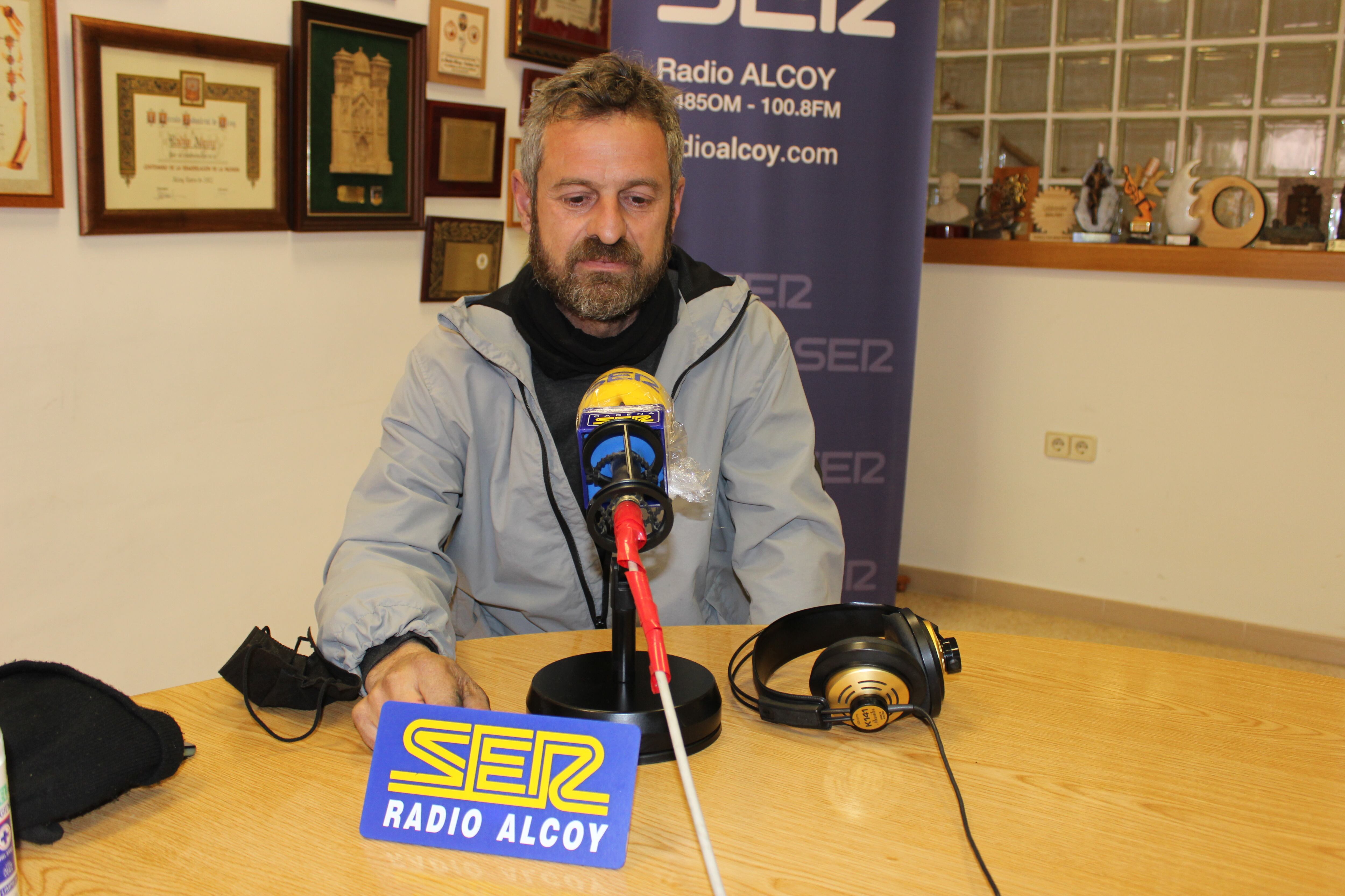 Miguel Canales, alcoyano que denuncia abusos sexuales en el ámbito de la Iglesia, tras la entrevista en Radio Alcoy