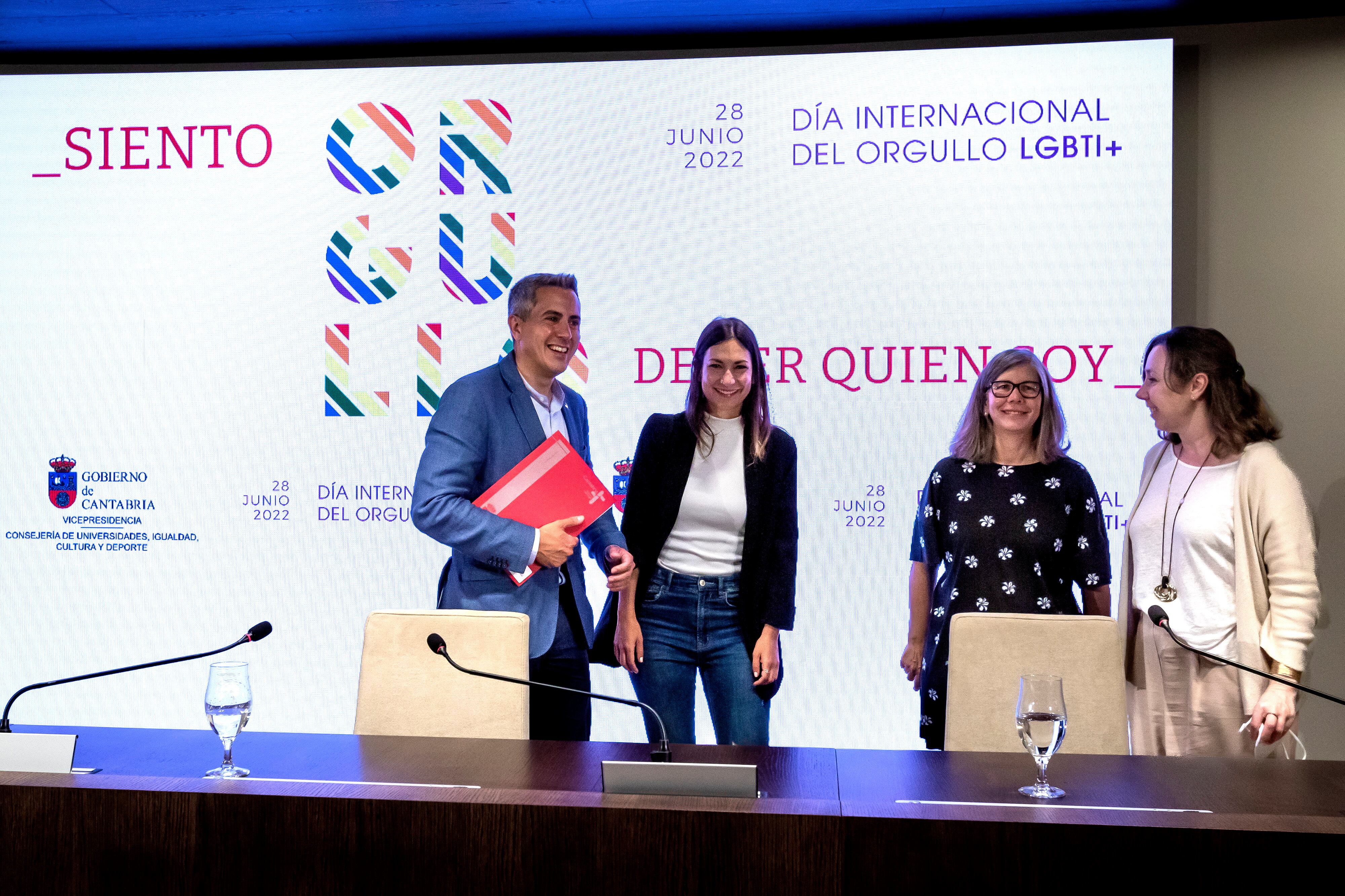 El vicepresidente y consejero de Universidades, Igualdad, Cultura y Deporte, Pablo Zuloaga, presenta el festival Diverso con motivo del Día Internacional del Orgullo LGTBI+.
