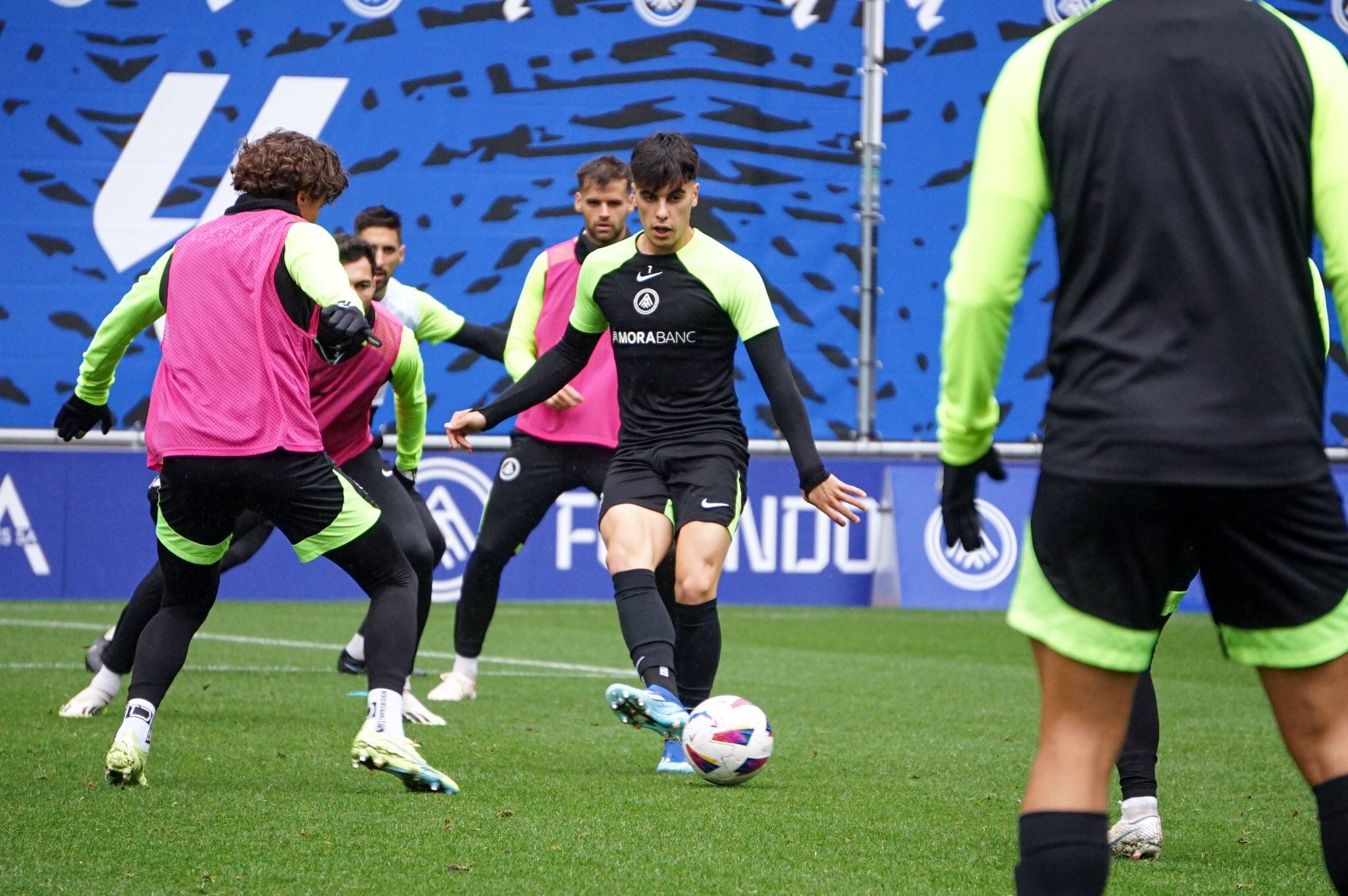 Entrenament de l'FC Andorra previ al partit contra el Levante, a l'Estadi Nacional.