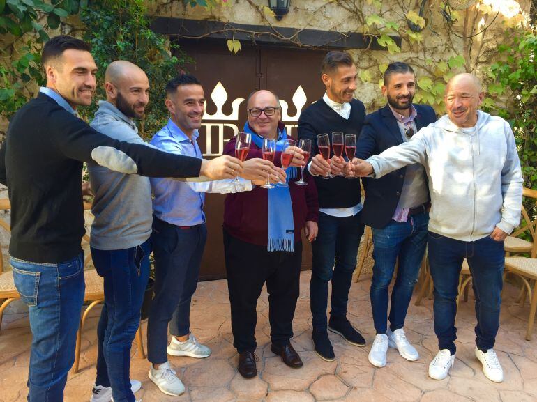 Barragán, Portillo, Ramírez y los capitanes, en la comida de Navidad