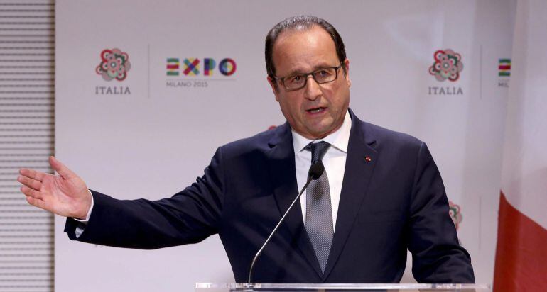 MLN06. Milan (Italy), 21/06/2015.- French President Francois Hollande speaks during the press conference at the Universal Exhibition 2015 (Expo Milano 2015 or World Exposition 2015) in Milan, Italy, 21 June 2015. (Italia) EFE/EPA/MOURAD BALTI TOUATI