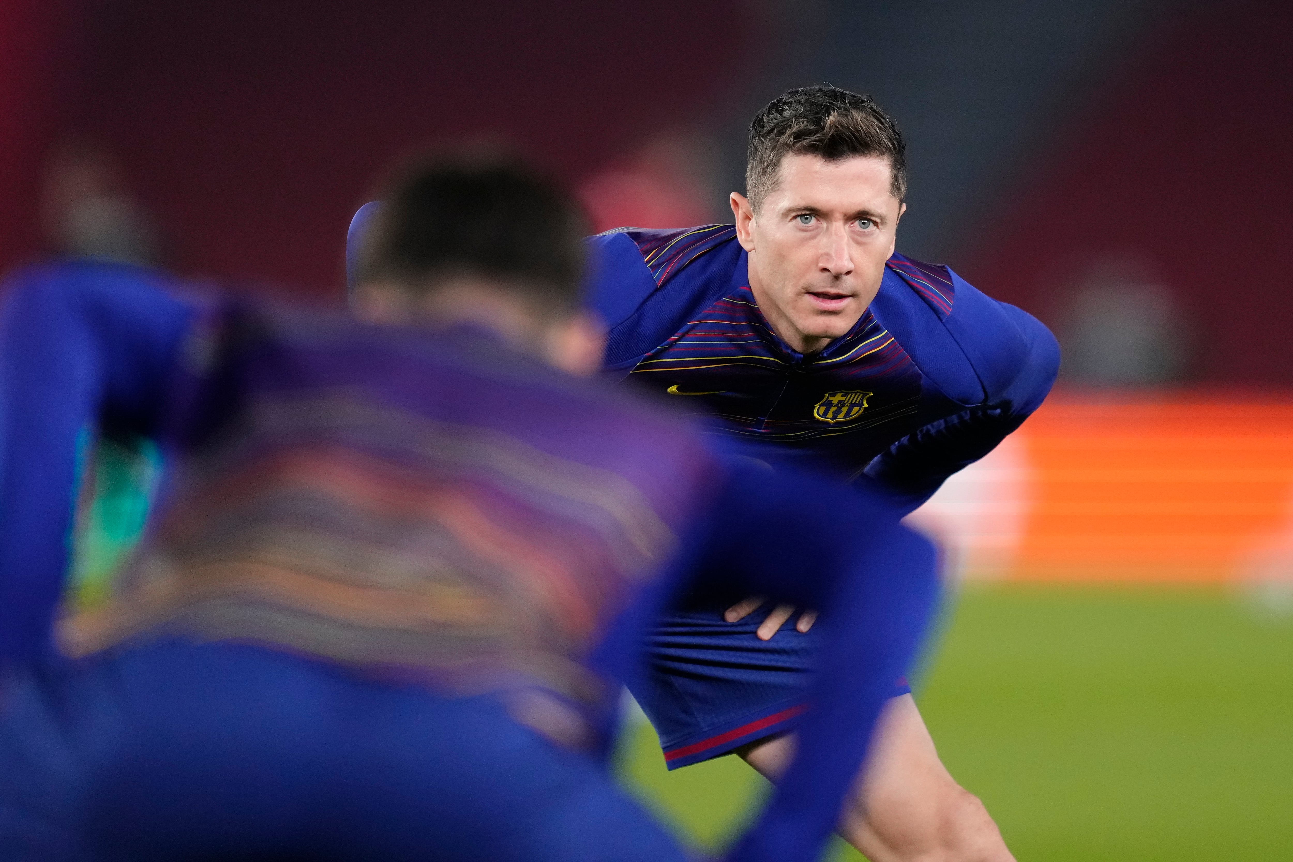 Lewandowski durante un calentamiento en un partido de Champions