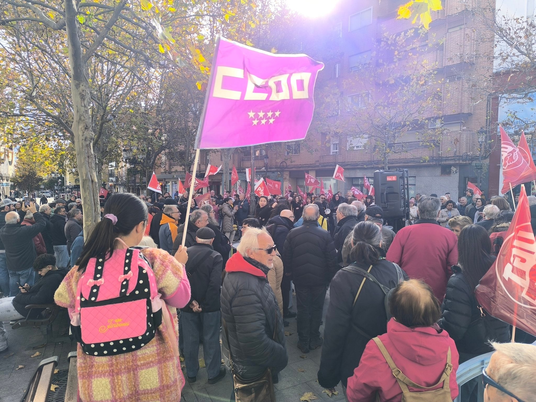 La concentración por la vivienda en Leganés ha copado la plaza de España