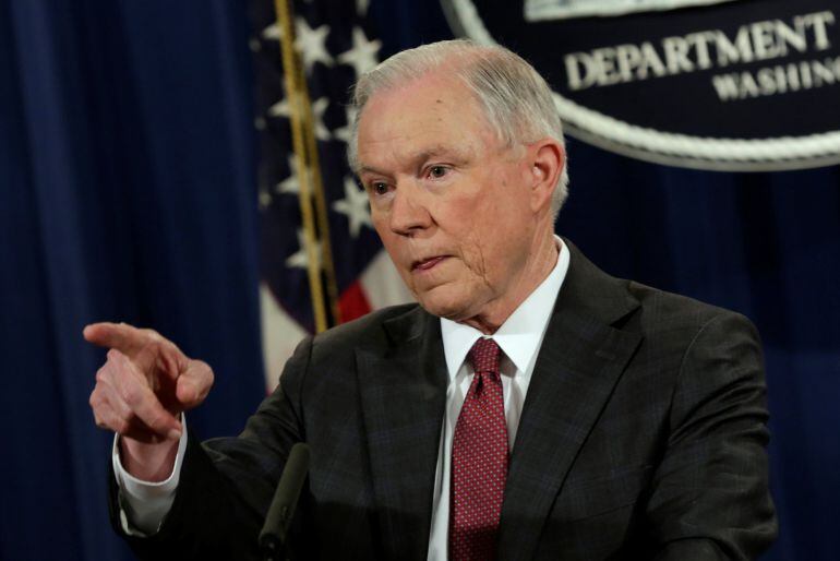 El fiscal general de EEUU, Jeff Sessions, en rueda de prensa