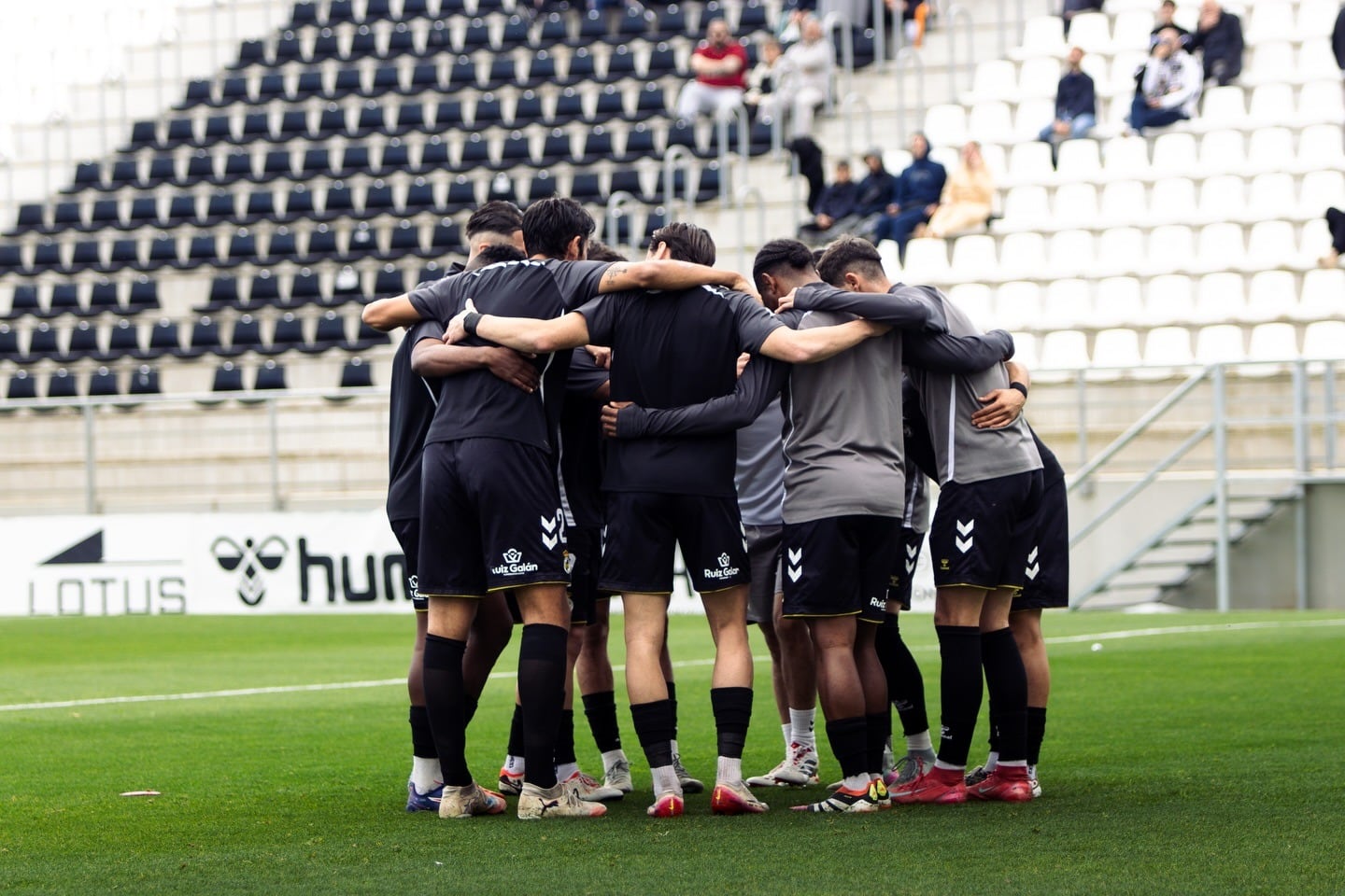 Jugadores de la Balona en un calentamiento