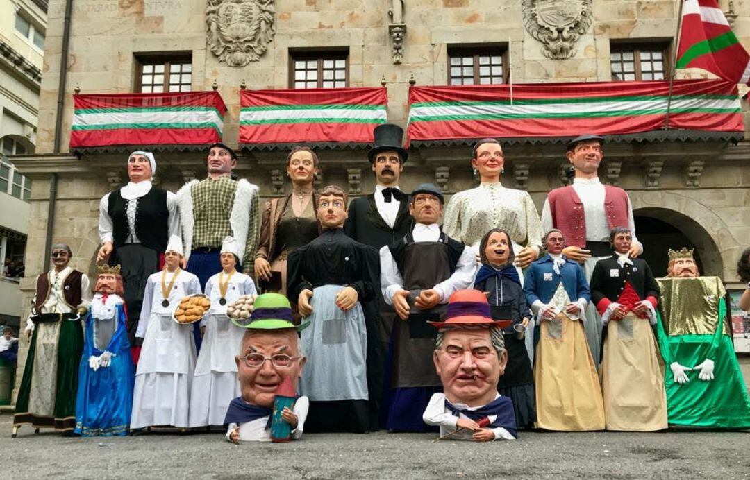 Gigantes y cabezudos de Bergara