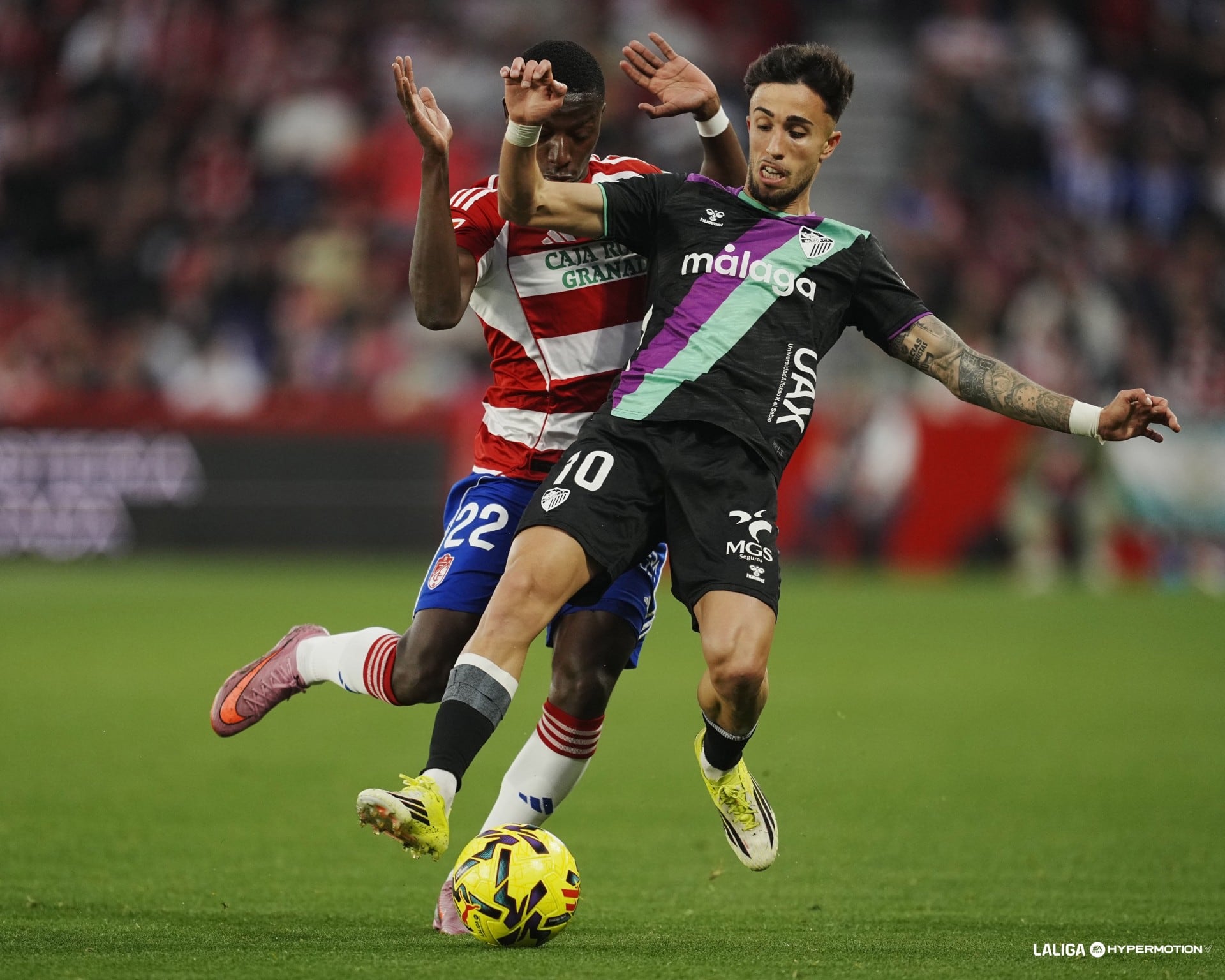 El centrocampista del Málaga David Larrubia, marcó el gol del triunfo ante el Granada