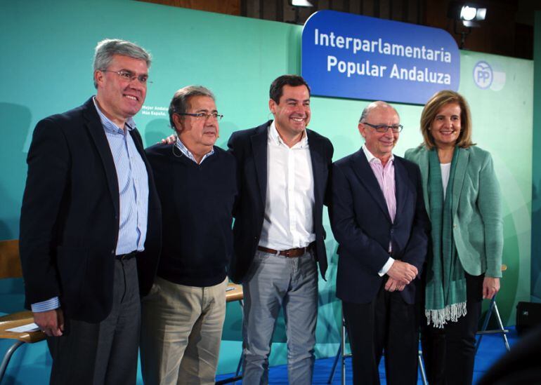 Varios ministros populares junto al líder del PP-A, Juan Manuel Moreno Bonilla, en la reunión Interparlamentaria celebrada en Córdoba en 2017.