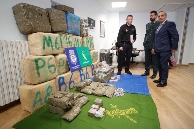 Parte del hachís incautado por la Guardia Civil de Lugo y la Policía Nacional