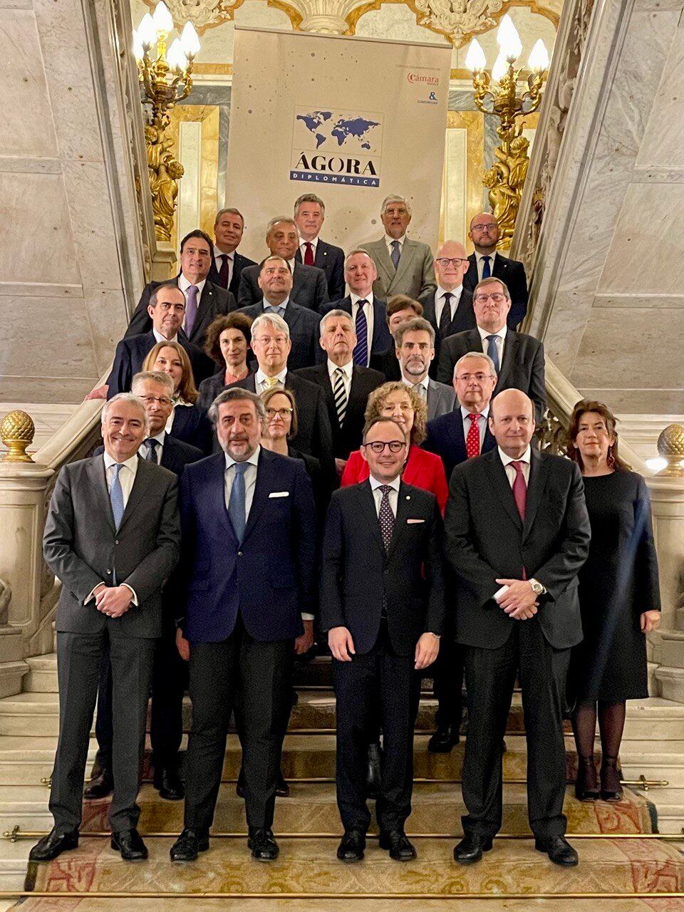 El cap de Govern, Xavier Espot, s'ha trobat amb una vintena de diplomàtics europeus a qui ha traslladat què significarà l'acord d'associació