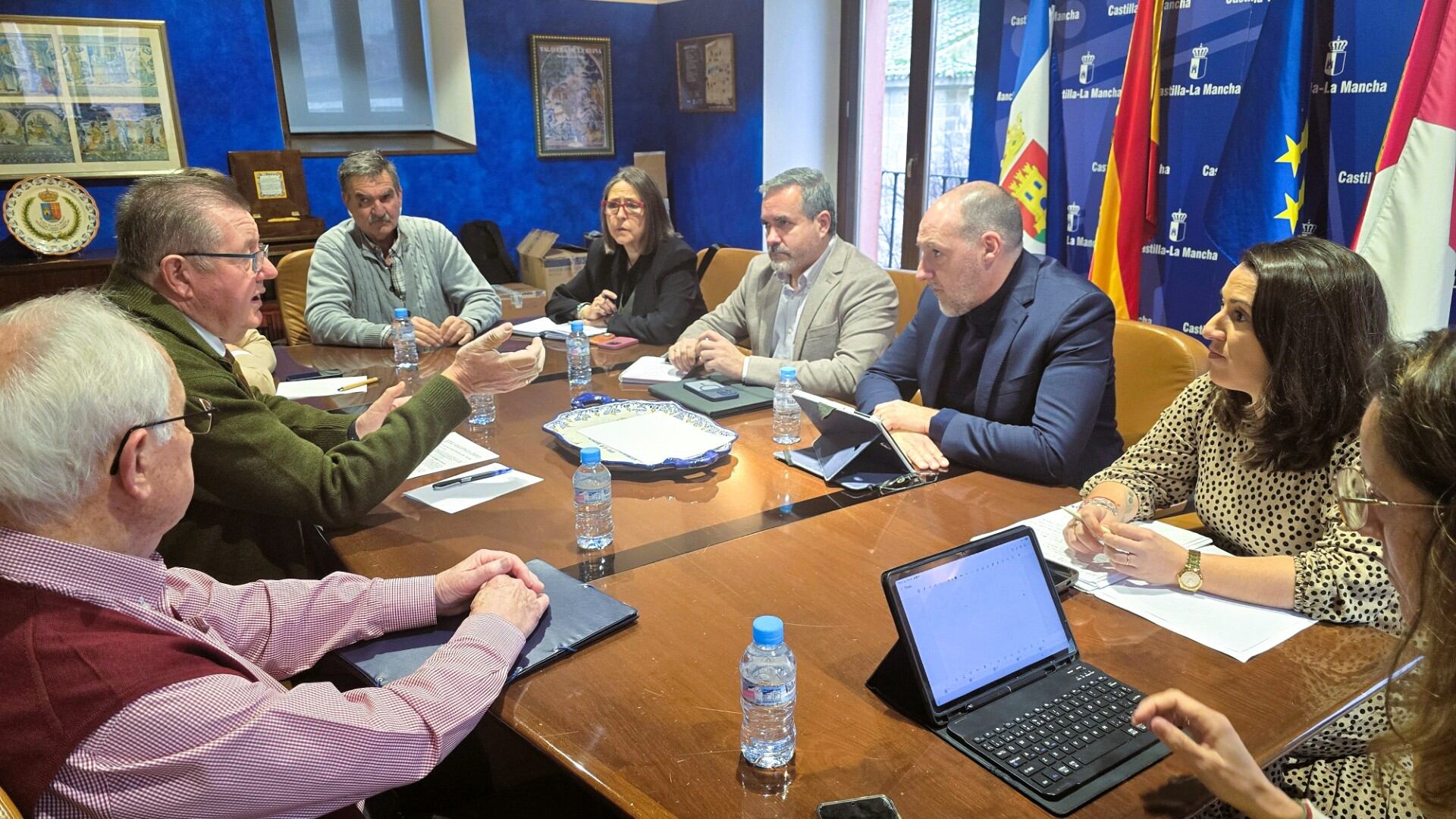 Miembros de la Junta se reúnen con la Comunidad de Regantes