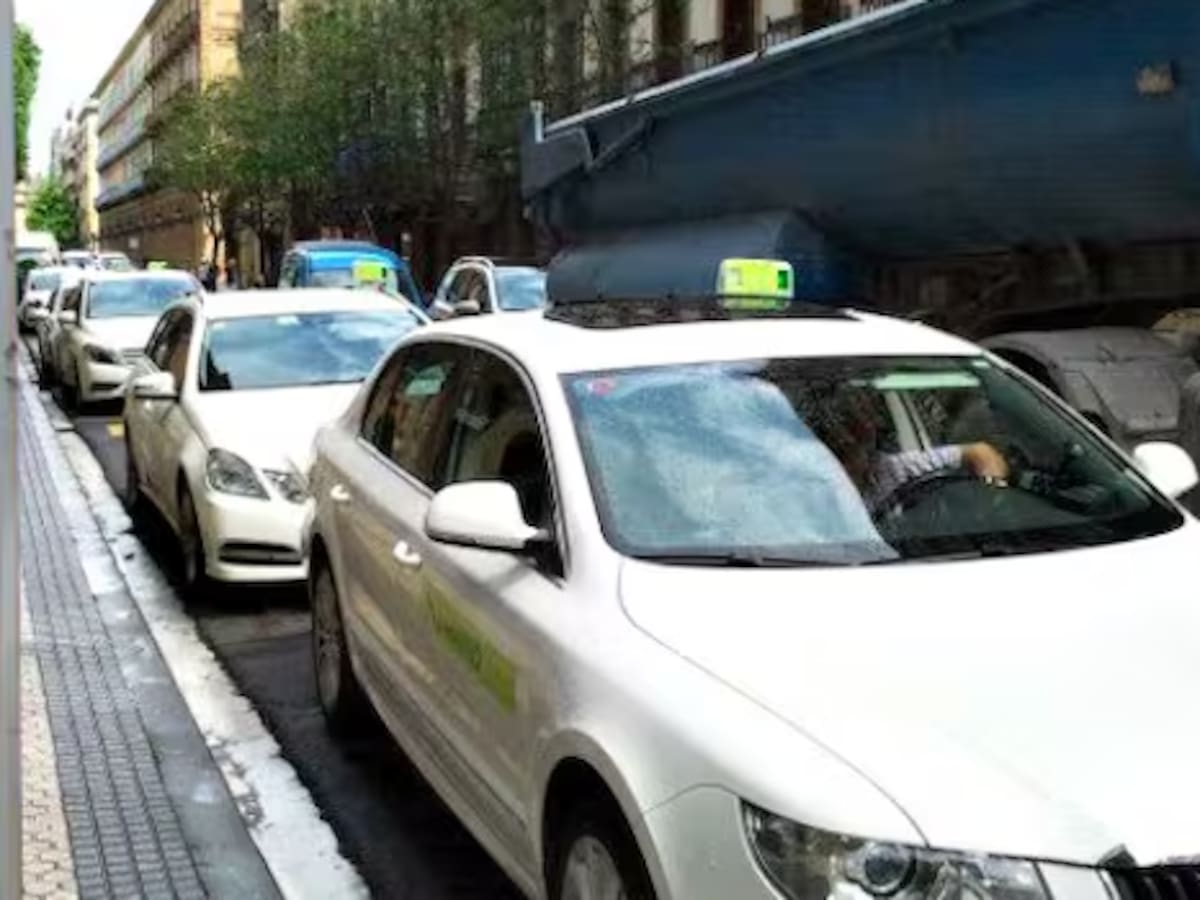 Dos detenidos en San Sebastián por amenazar con un cúter a un taxista y robarle las llaves del vehículo