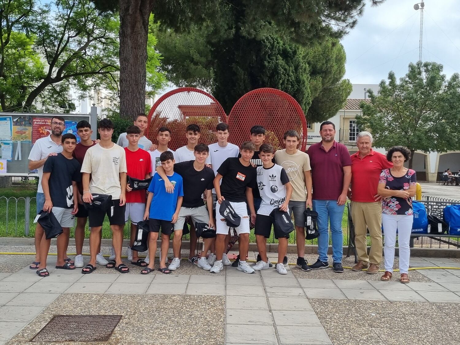 Foto de familia con los cadetes del Guada