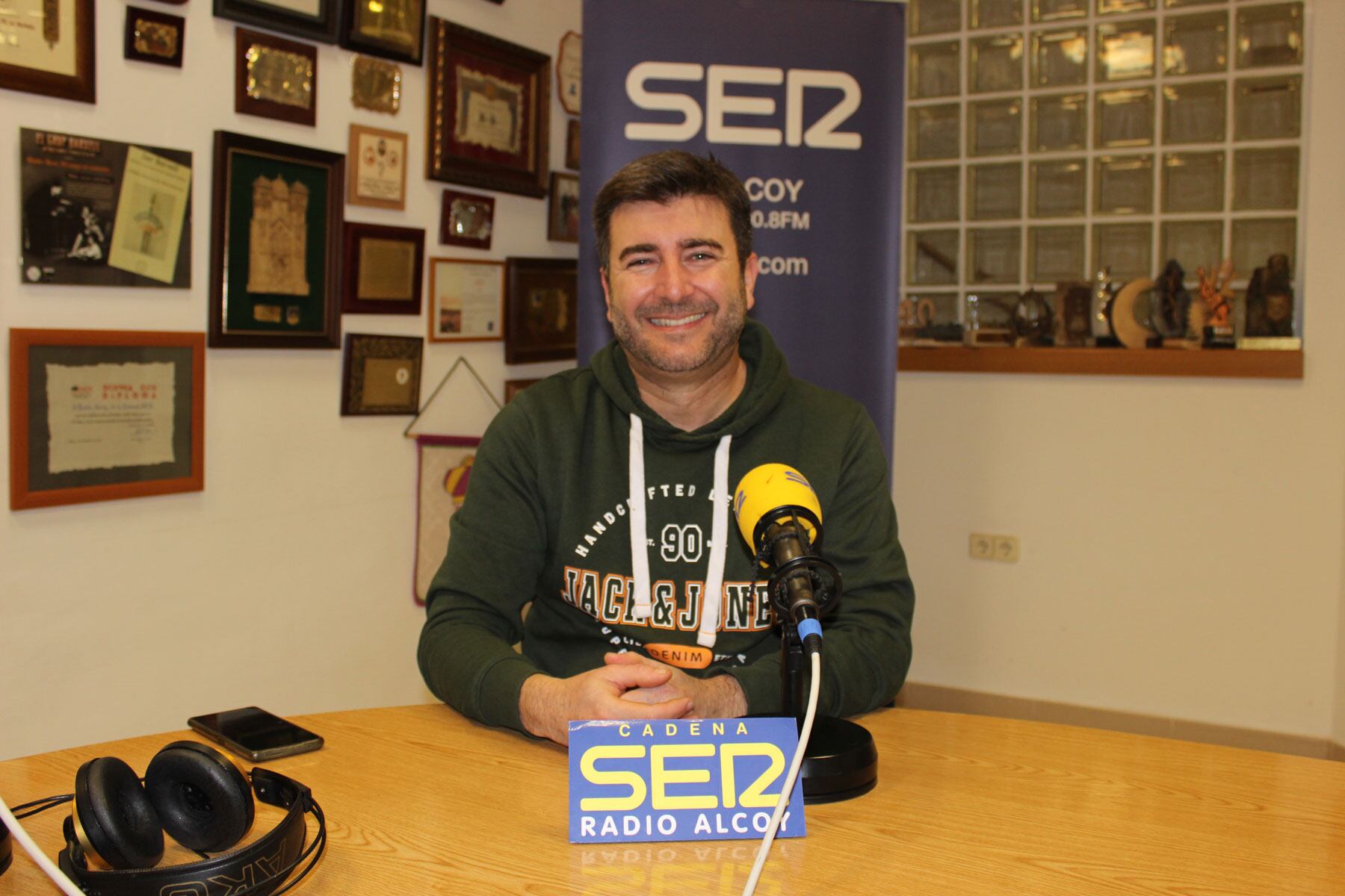 El cuiner alcoià David Sandín, en l&#039;estudi central de Radio Alcoy