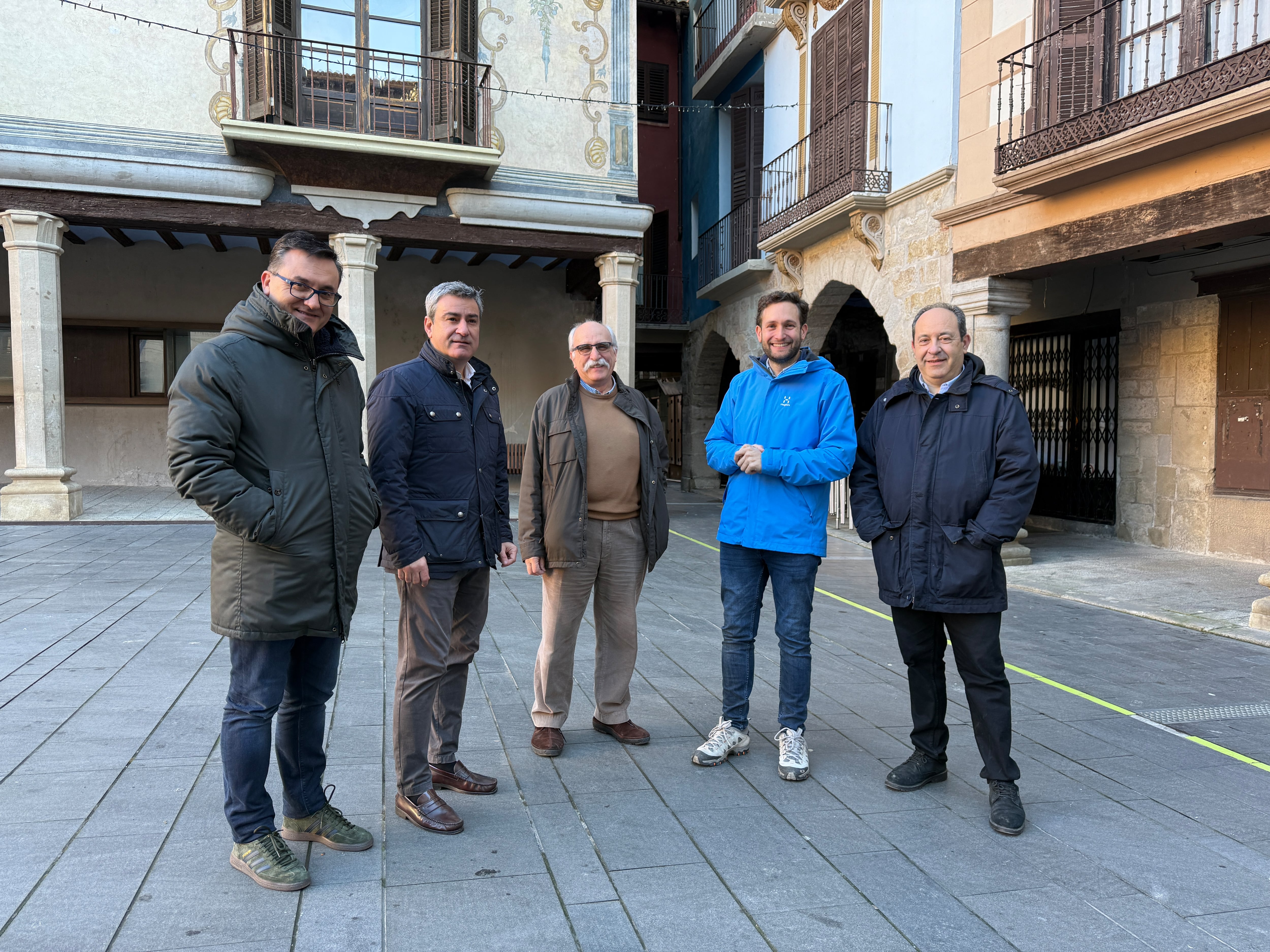 Roque Vicente, José Antonio Lagüens, Eugenio López, Isaac Claver y Mariano Turmo en la visita a Graus. Foto: DPH