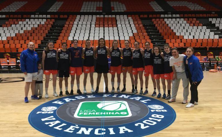 El Aros tomó contacto con el Pabellón "La Fuente de San Luis", escenario de la fase de ascenso a la Liga Día