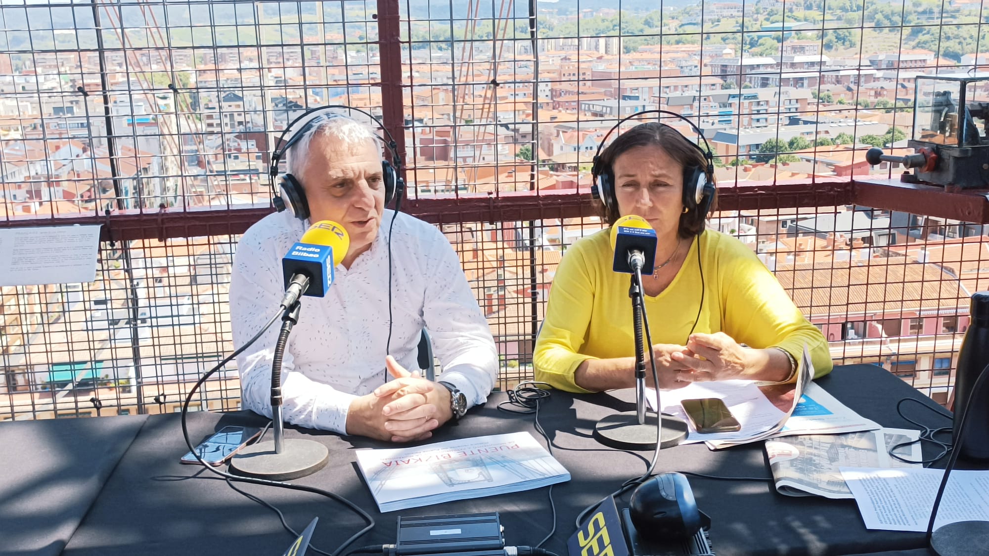 Gabriel Lorenzo, representante del puente Nicolas Avellaneda de La Boca (Argentina), y Marta Uriarte, Directora Gerente del Puente Bizkaia.