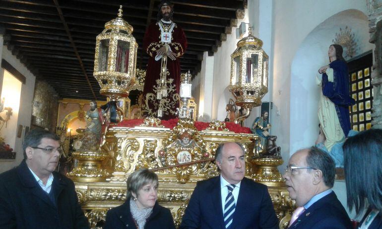 Entrega del bastón de la ciudad a Jesús Cautivo en Algeciras