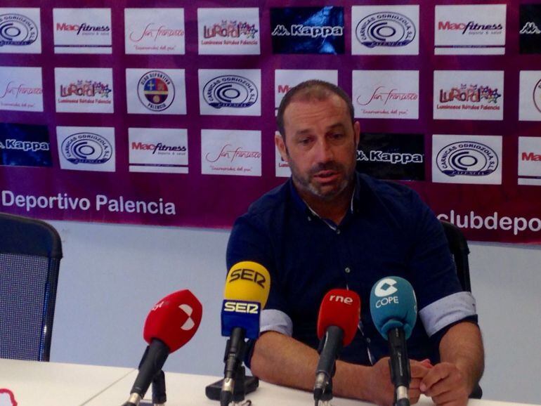 José Sietes, en la rueda de prensa de hoy en La Balastera