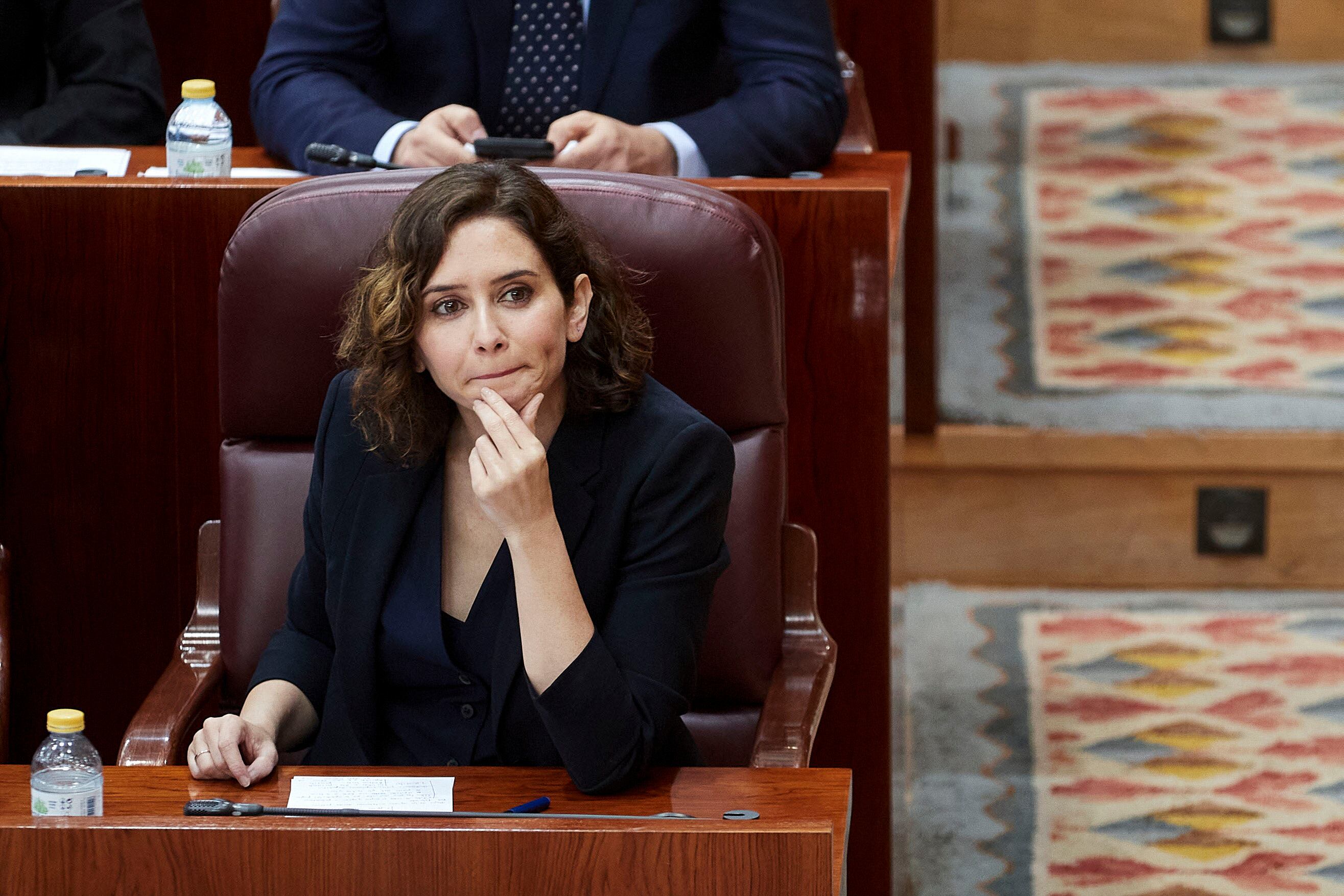 La presidenta de la Comunidad de Madrid, Isabel Díaz Ayuso, participa en la sesión de la Asamblea de Madrid que vota este jueves las enmiendas a la totalidad de la Ley de Autonomía Financiera, una de las medidas estrella del Gobierno deDíaz Ayuso, que depende de los votos de Vox una vez que los grupos de la izquierda no van a facilitar su aprobación.