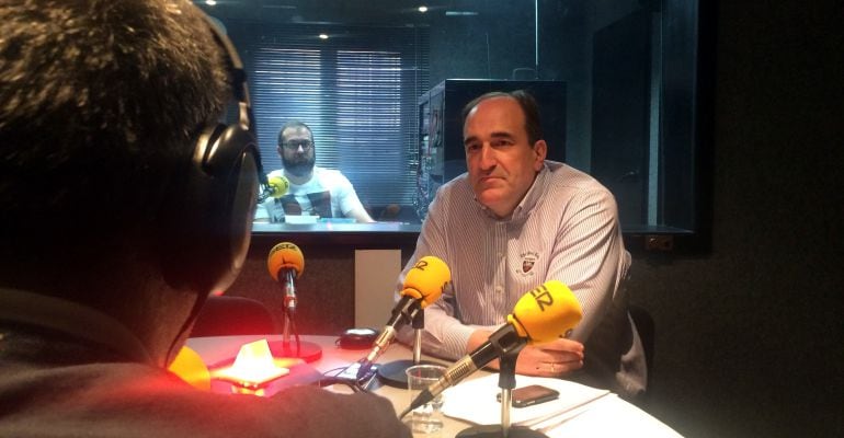 El alcalde de Algete, César de la Puebla en los estudios de SER Madrid Norte