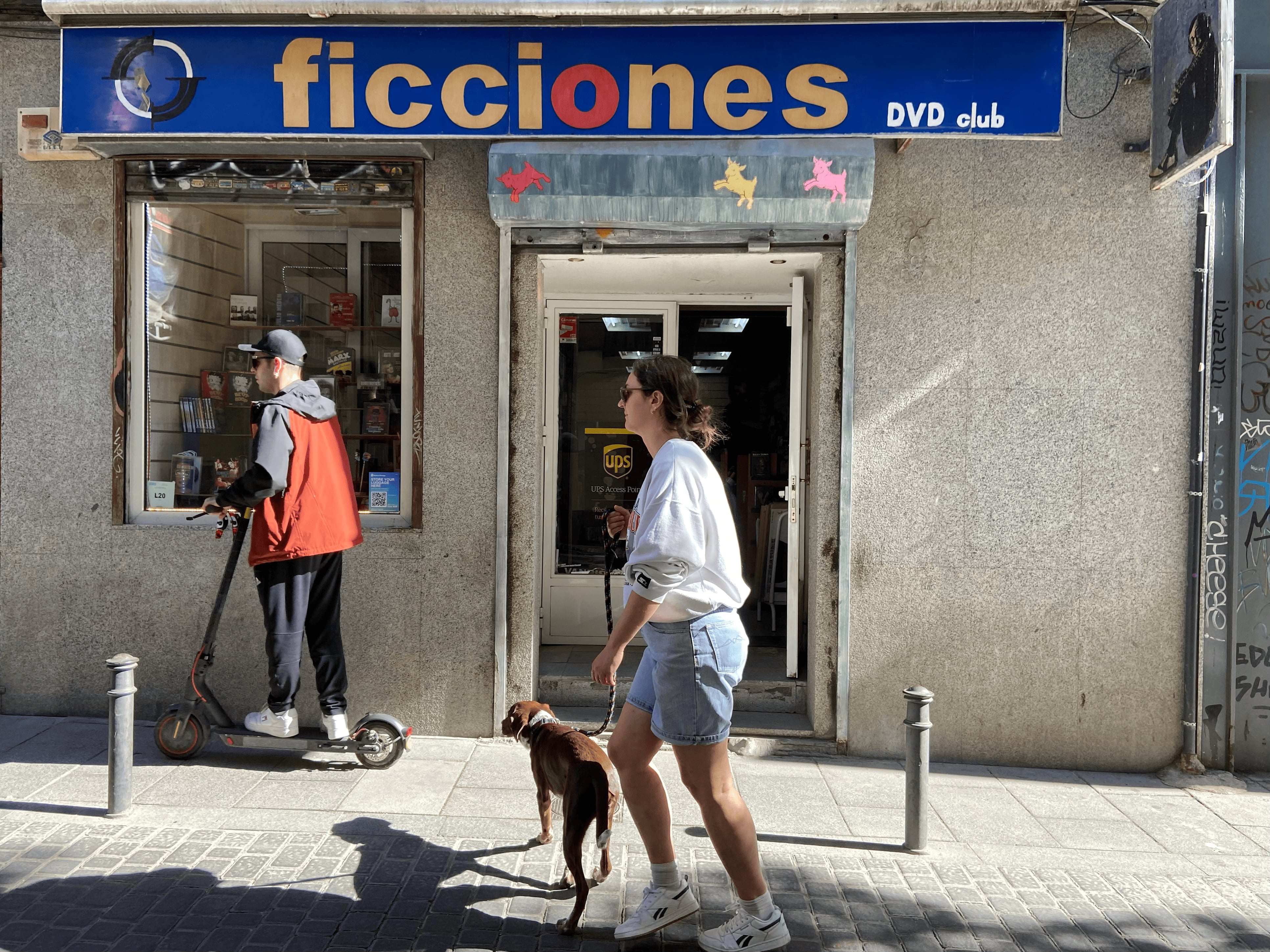 Fachada del videoclub Ficciones, en Madrid.