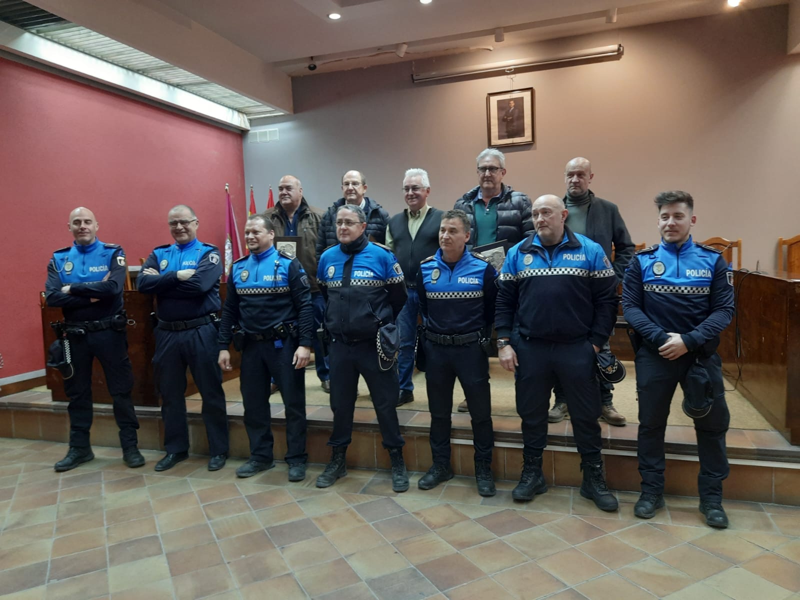 Homenaje a los cinco agentes jubilados en la Policía Local de Cuéllar