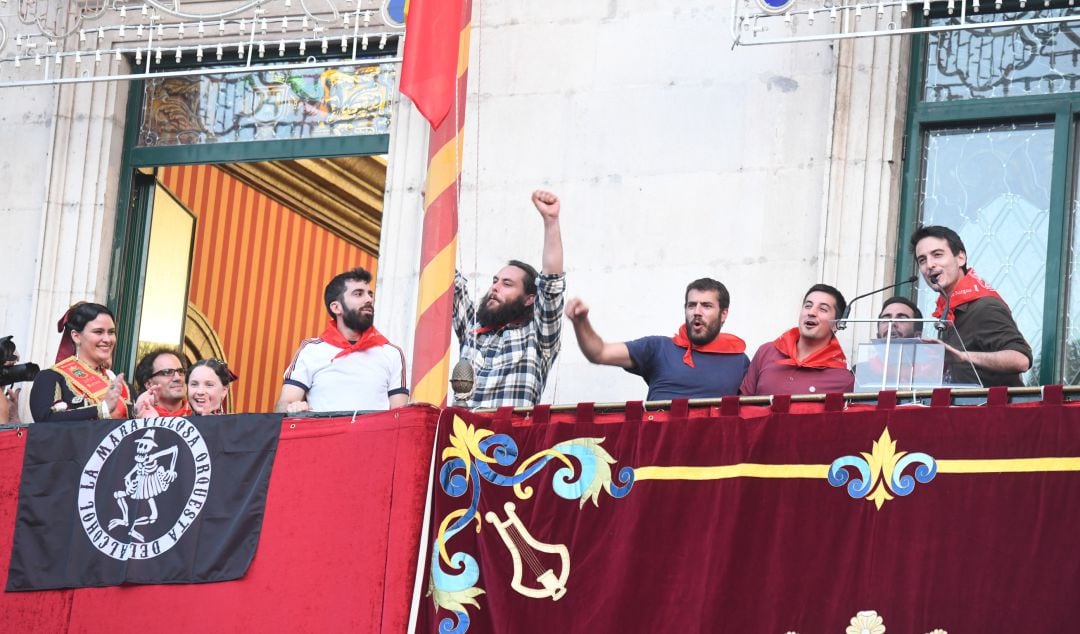 Los componentes de La M.O.D.A. ofrecieron el pregón de las fiestas de San Pedro y San Pablo 2019