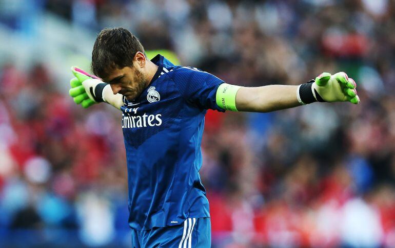 Casillas, durante un partido del Real Madrid en el Bernabéu