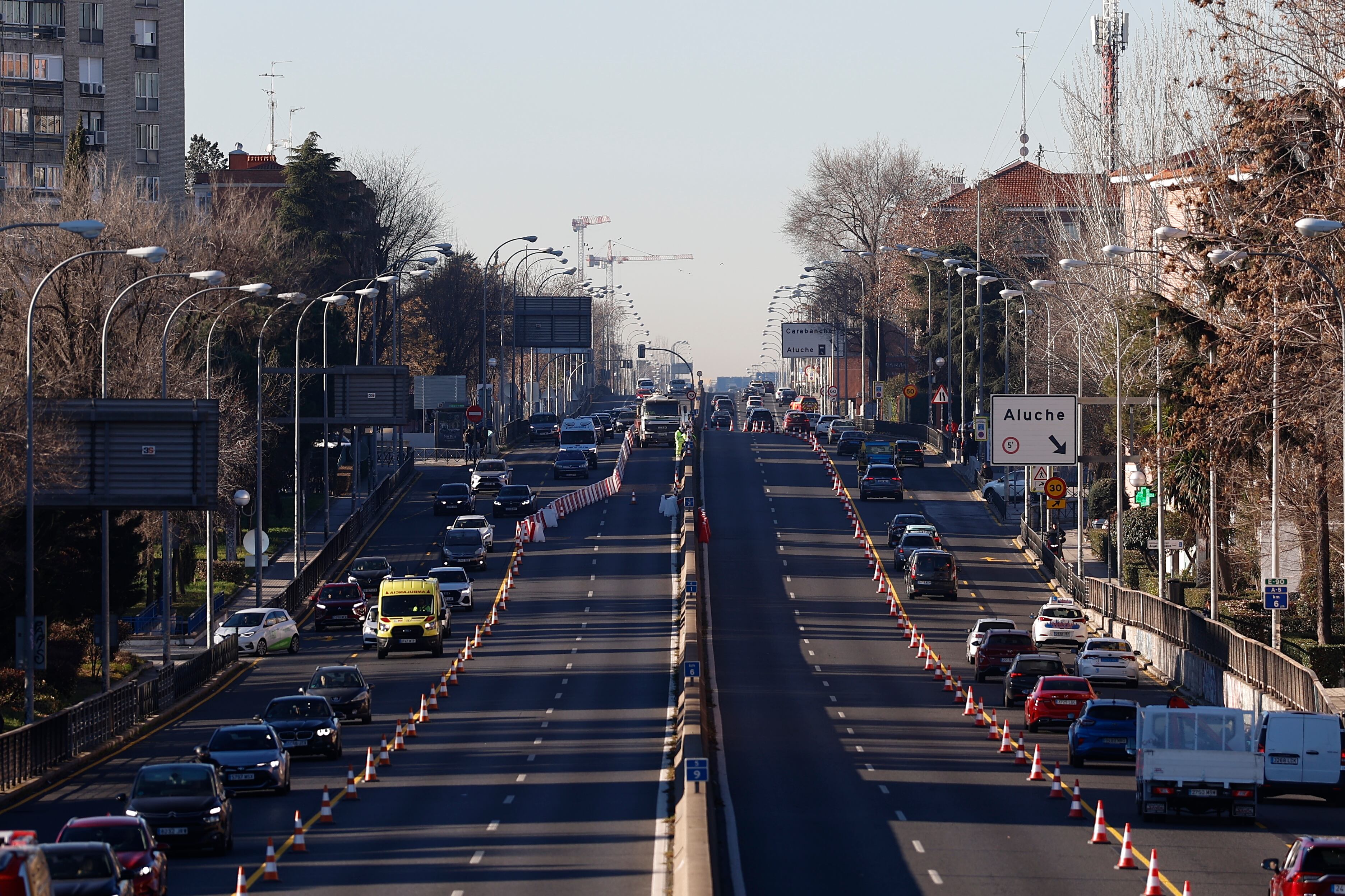 Vista de la autovía A-5 a la altura de Campamento tras arrancar las obras de soterramiento de la A-5, este miércoles, en Madrid.  EFE/ Rodrigo Jiménez