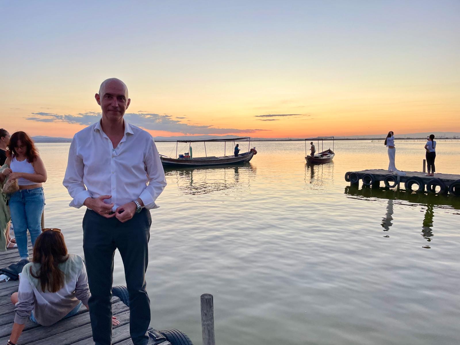 El concejal del Ayuntamiento de València, José Gosálbez, junto a l&#039;Albufera de València, que ha defendido en su ponencia para la Conferencia Internacional de Ramsar (Chile)