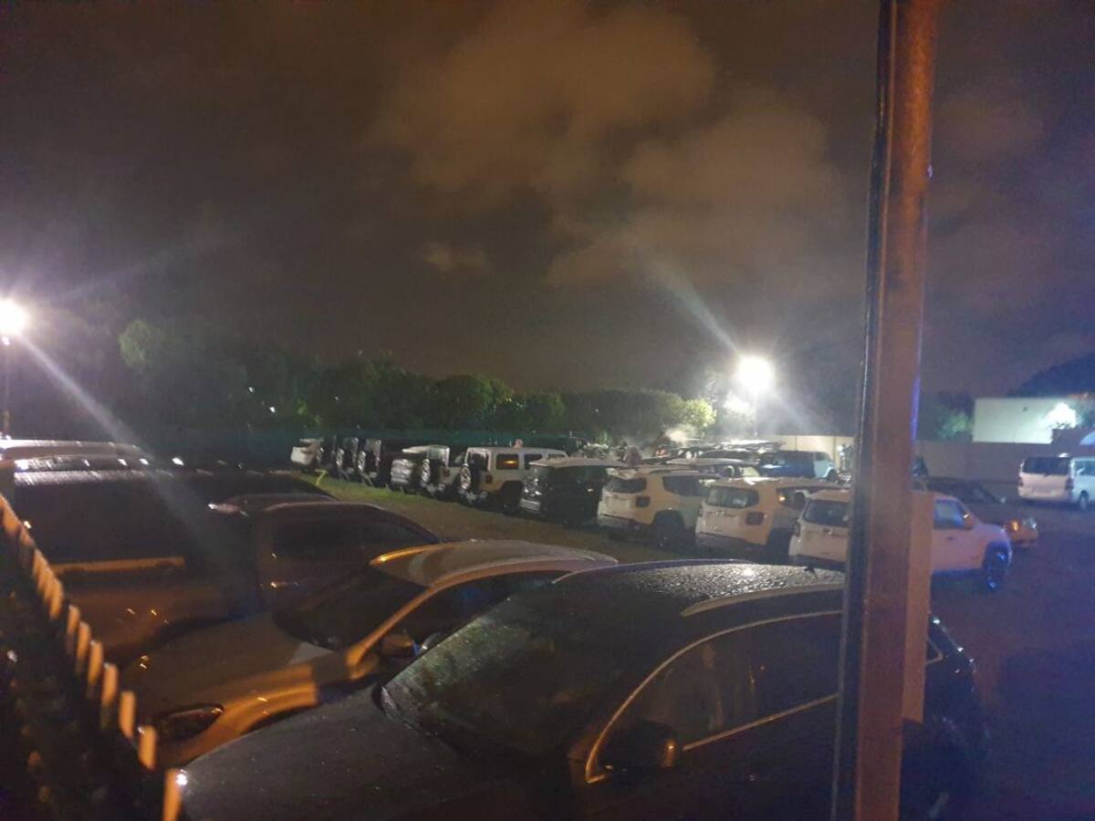 Susto por el incendio que afectó a 12 vehículos en el solar de un concesionario de Ibiza