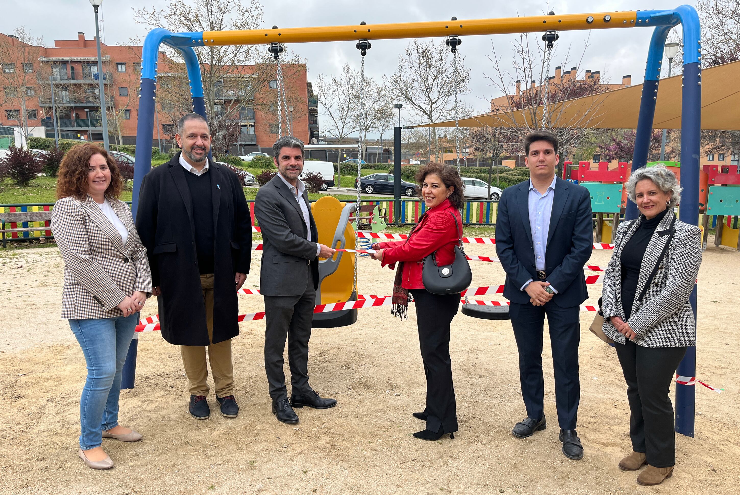 Inauguración columpio inclusivo en Paracuellos de Jarama