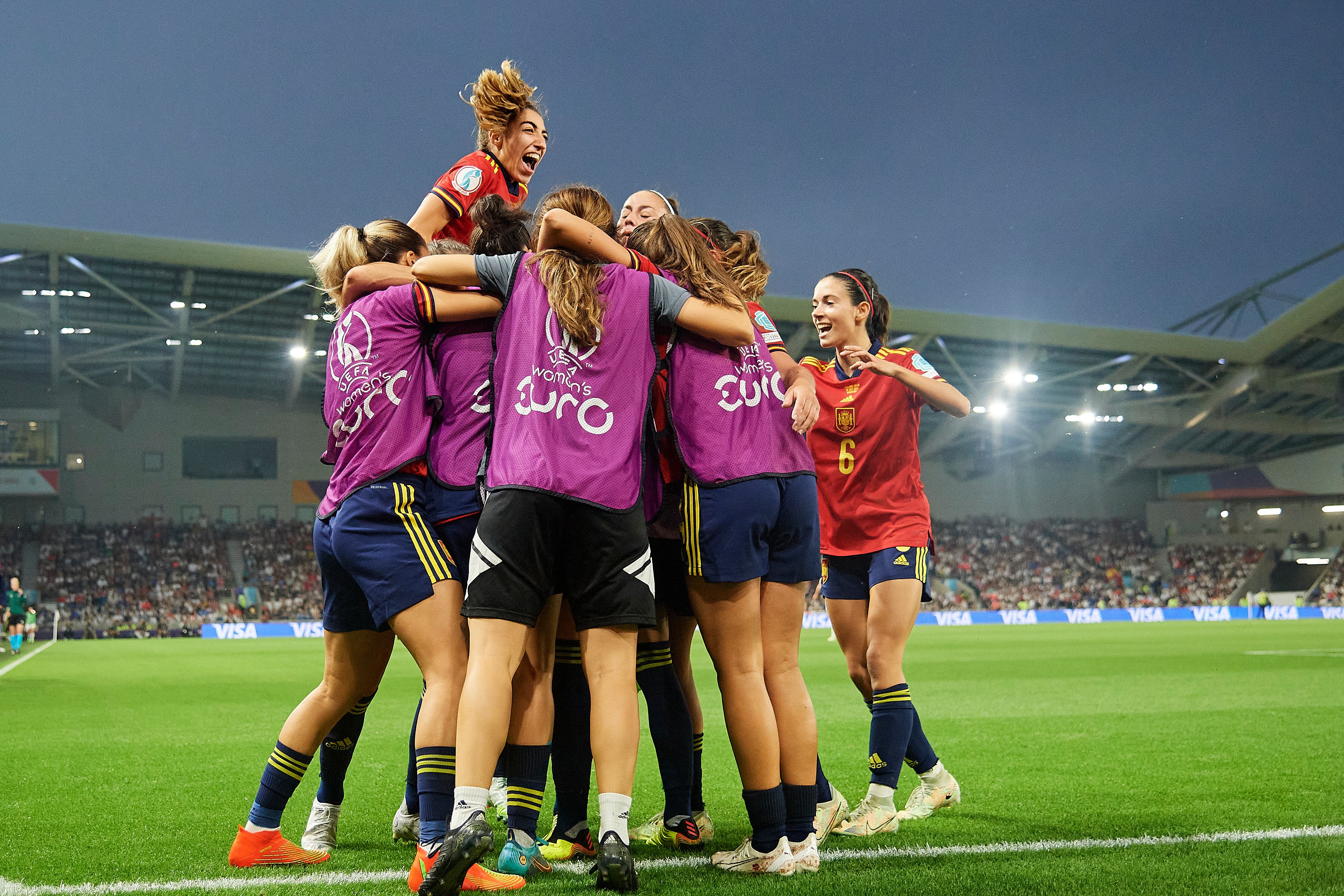 La Selección Española celebra un gol.