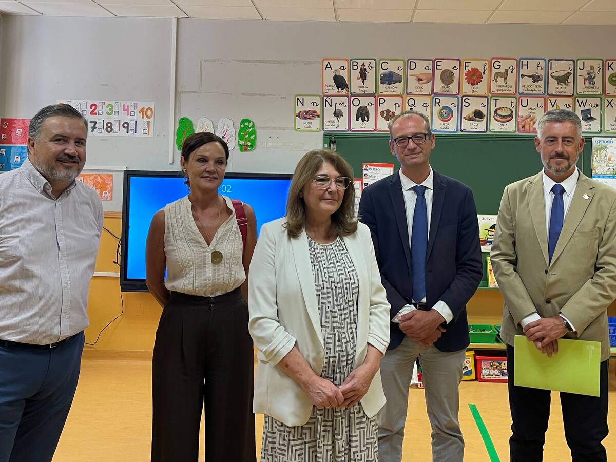 Educación habla de "normalidad" en un inicio de curso sin currículos para aplicar LOMLOE y con las becas congeladas