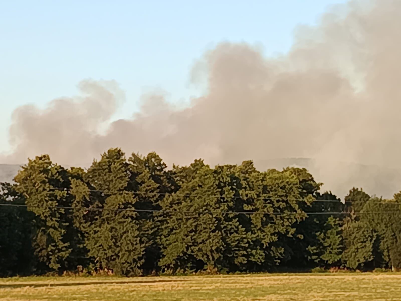 Uno de los incendios del fin de semana, en Trasmiras.