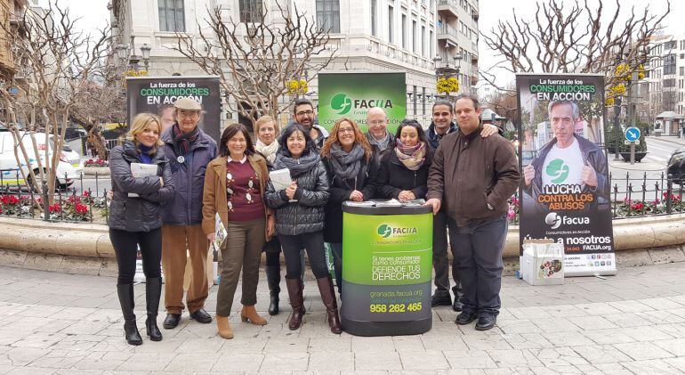 FACUA Granada sale a la calle con motivo del Día del Consumidor