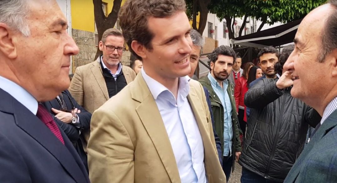 Pablo Casado, entre el alcalde de Algeciras y el presidente de la APBA 