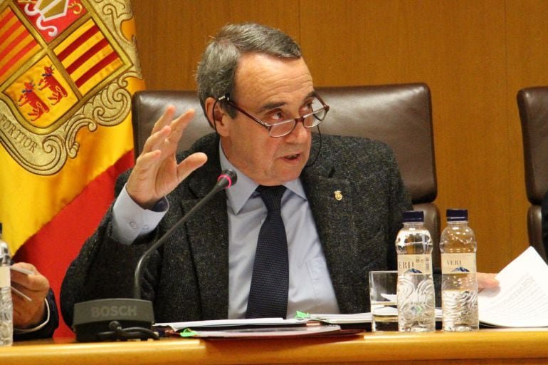 Jordi Minguillón optarà a la relecció gràcies a un pacte amb Liberals d'Andorra segellat avui. A la foto, a la sessió de comú d'aquest dimecres.