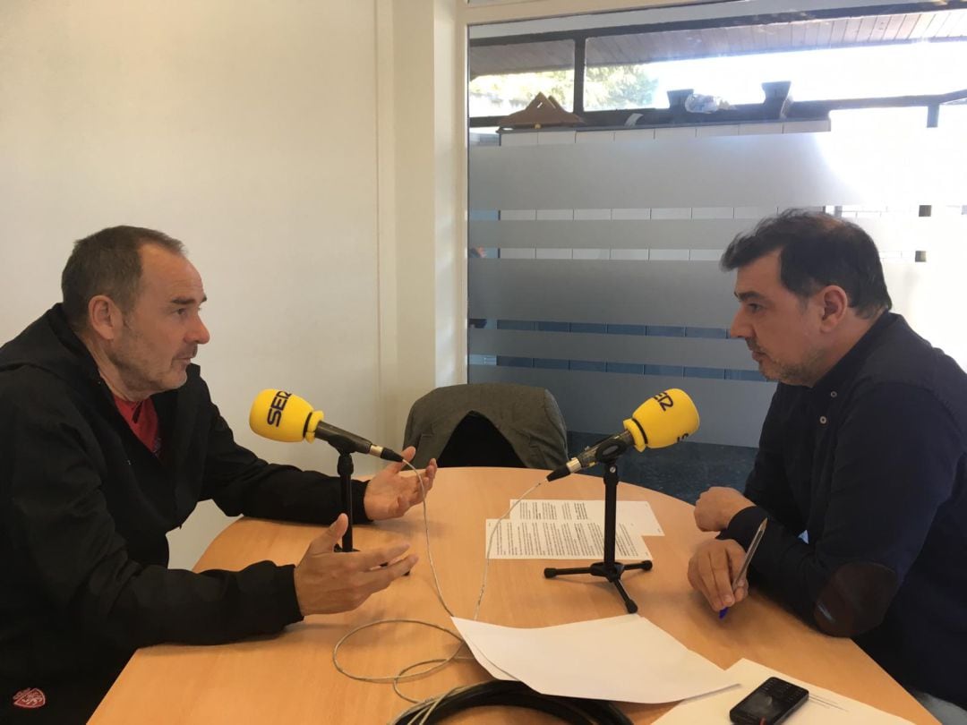 Víctor Fernández durante la entrevista en SER Deportivos Aragón