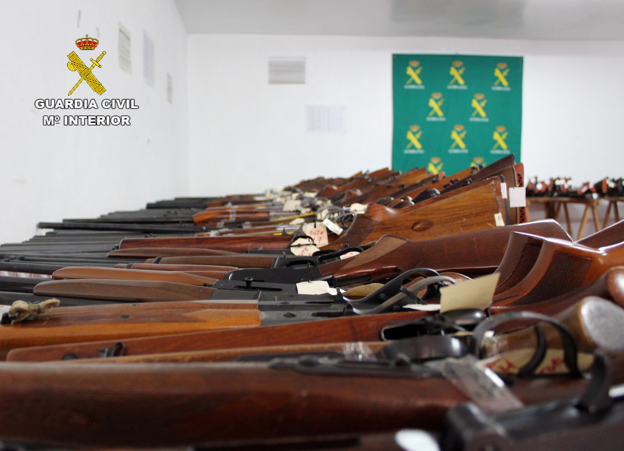 La Guardia Civil expone para subasta 330 lotes de armas en la Región de Murcia