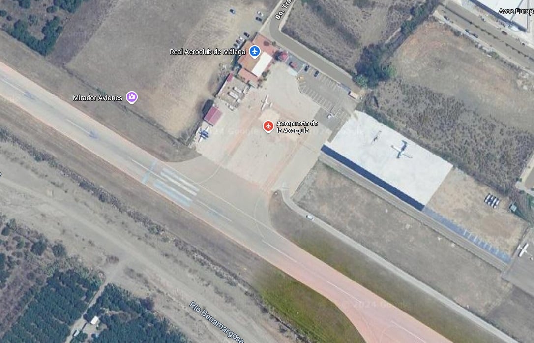 Imagen aérea del aeródromo de Vélez Málaga, junto al río Benamargosa, donde se ha producido el accidente (Google maps)