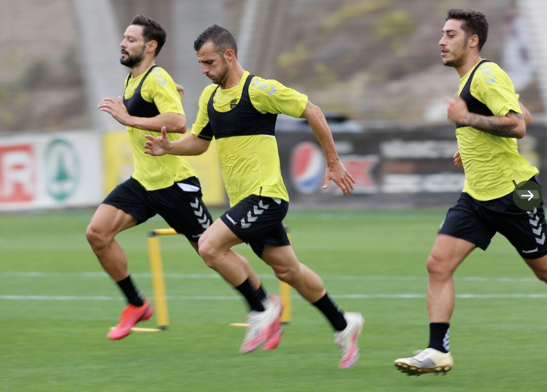 UD Las Palmas se entrena en Barranco Seco