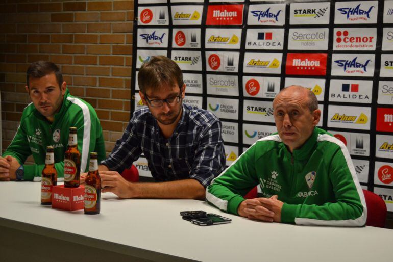 Adrián Pineda, Miguel Fernández y Santi Valladares, del Santiago Futsal